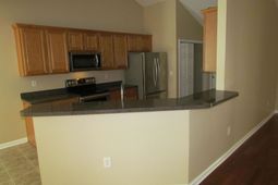 223 Whitchurch St.  photo 4