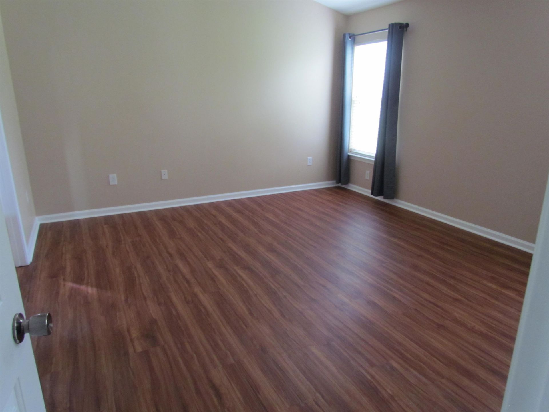 223 Whitchurch St.  Photo 8