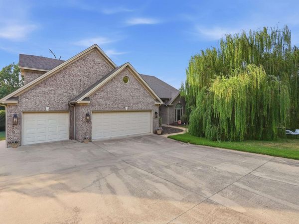 7225 E Worth Ave, Benton, AR 72019