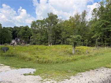 633 E Mohawk Drive, Malvern, OH 44644