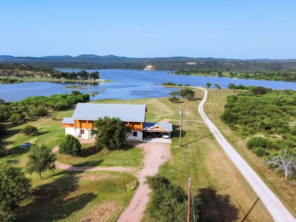 421 Chimney Cove DR, Marble Falls, TX 78654