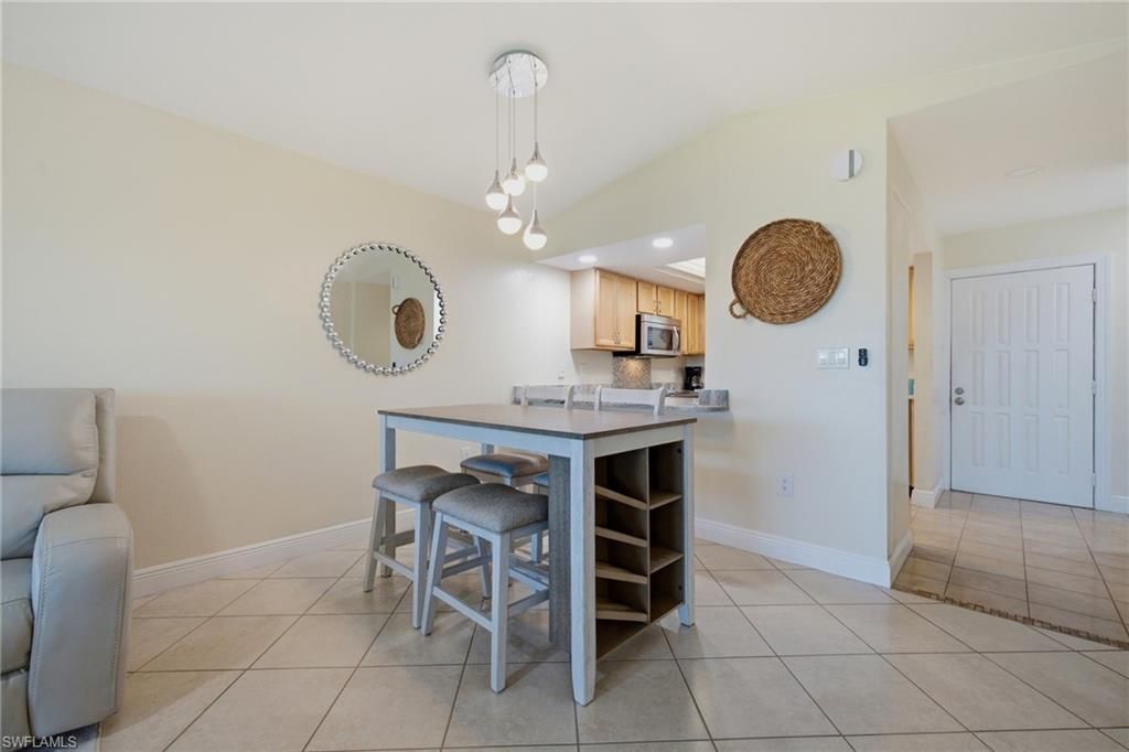 808 Cape Coral Pkwy W, Unit 201, Cape Coral, FL 33914 Photo