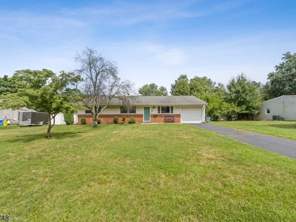 16 Stockton Rd, South Brunswick, NJ 08824