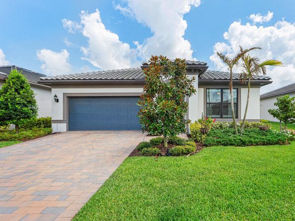 770 SE Courances Drive, Port St. Lucie, FL 34984