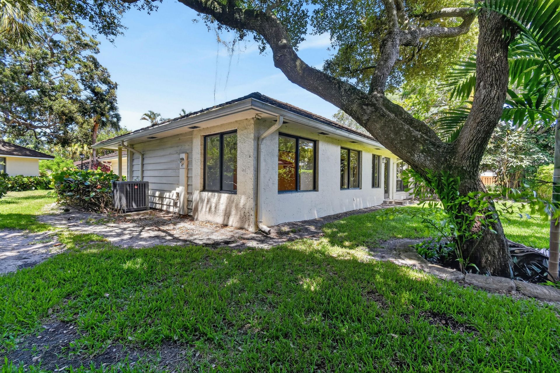 11453 Shady Oaks Lane, North Palm Beach, FL 33408 Photo