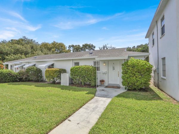 10084 Meridian Way N, Unit 4, Palm Beach Gardens, FL 33410