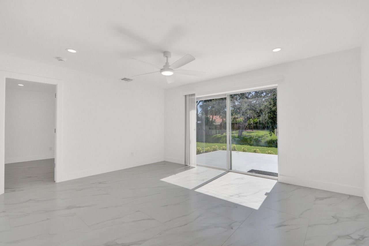 10084 Meridian Way N, Unit 4, Palm Beach Gardens, FL 33410 Photo