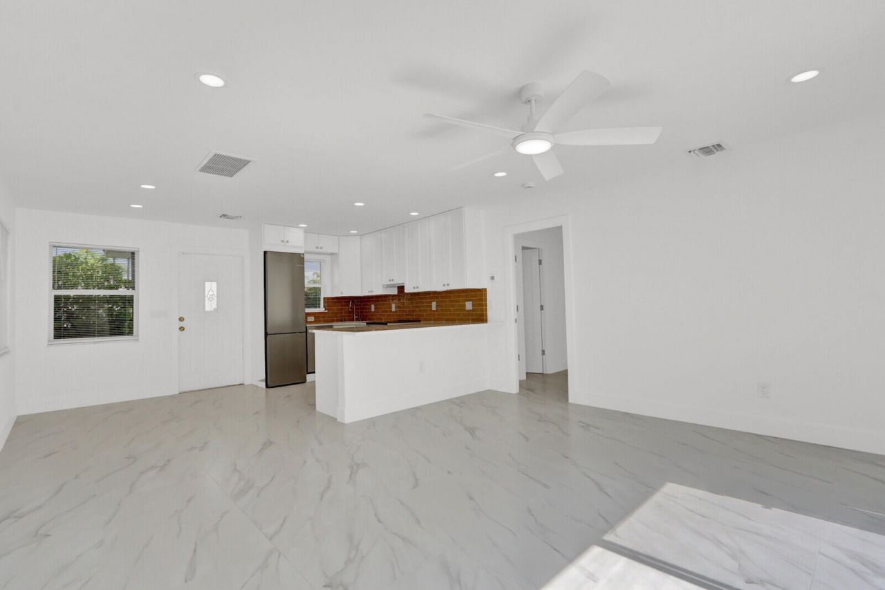 10084 Meridian Way N, Unit 4, Palm Beach Gardens, FL 33410 Photo