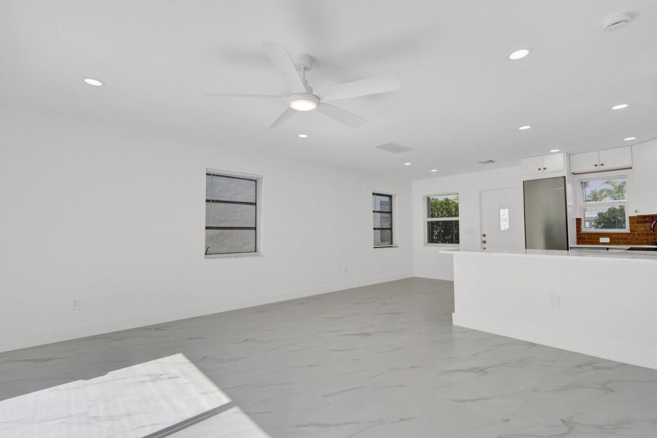 10084 Meridian Way N, Unit 4, Palm Beach Gardens, FL 33410 Photo