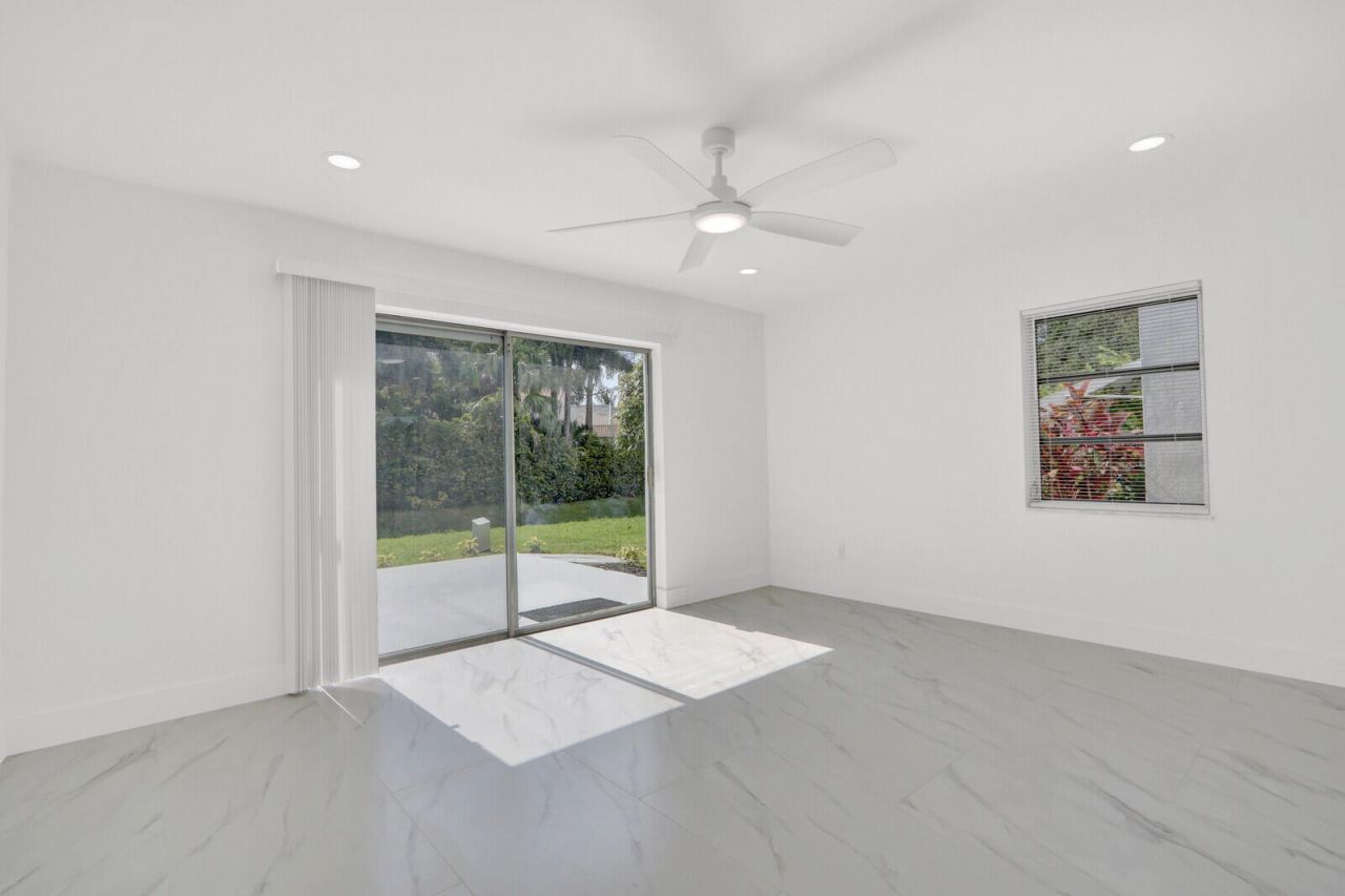 10084 Meridian Way N, Unit 4, Palm Beach Gardens, FL 33410 Photo