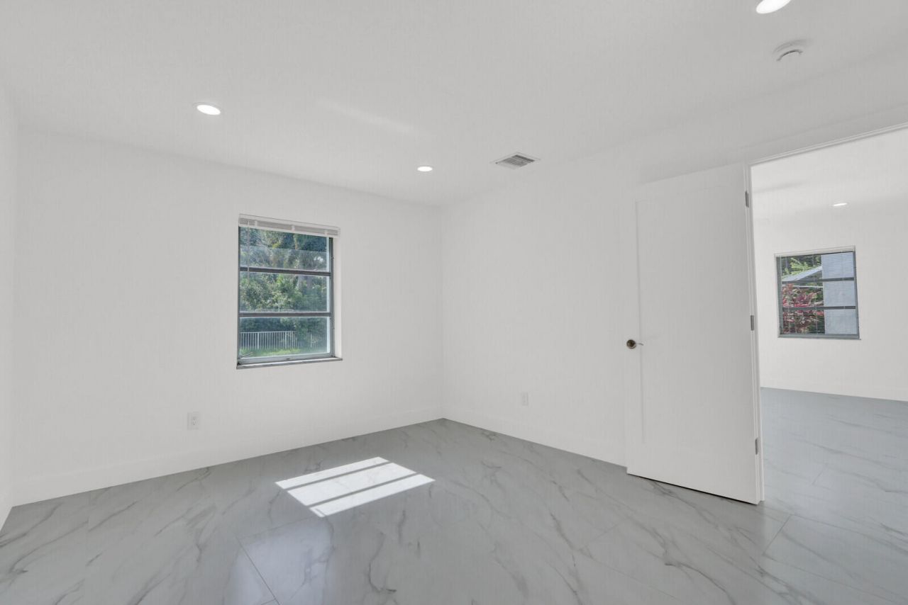 10084 Meridian Way N, Unit 4, Palm Beach Gardens, FL 33410 Photo