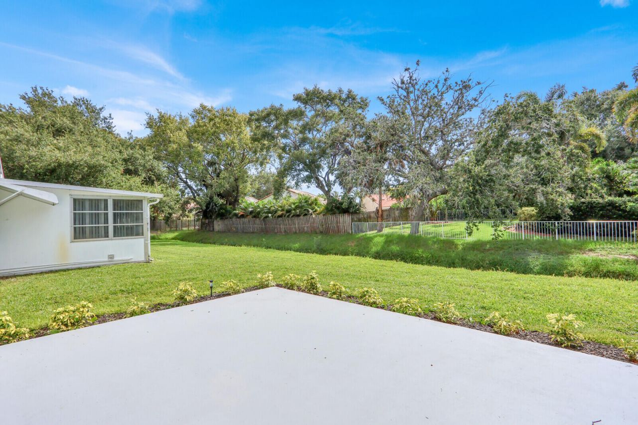 10084 Meridian Way N, Unit 4, Palm Beach Gardens, FL 33410 Photo