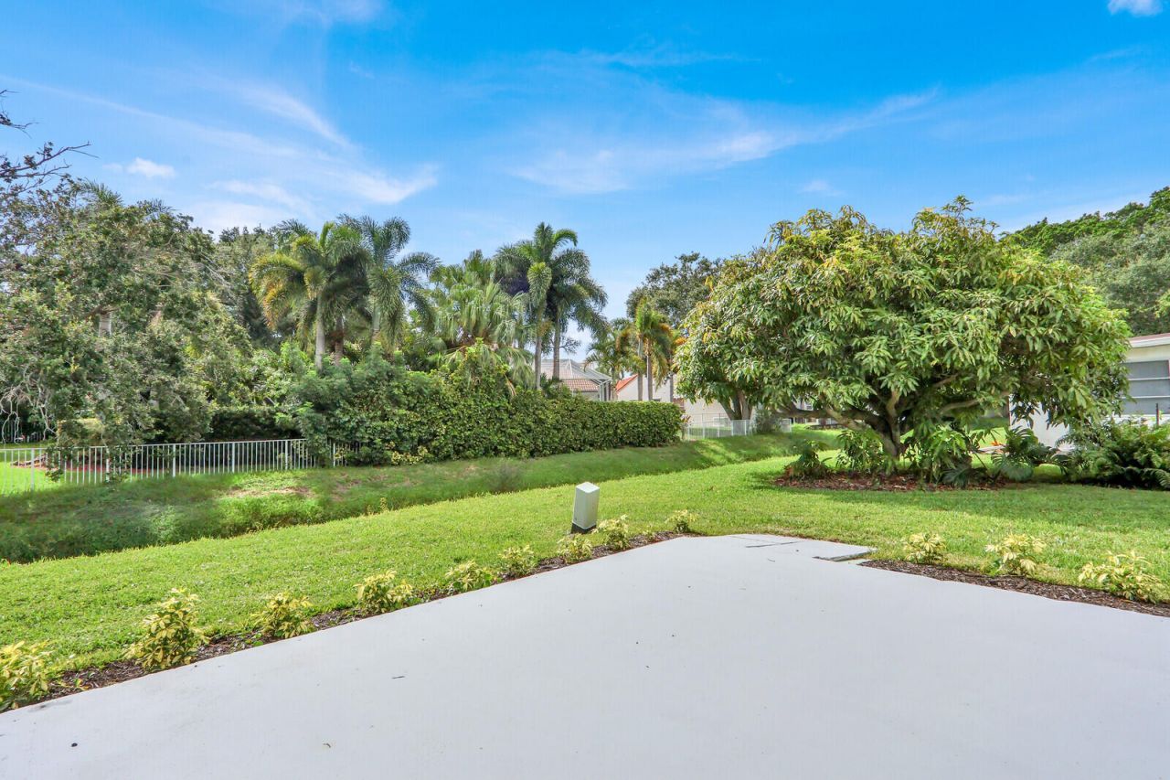 10084 Meridian Way N, Unit 4, Palm Beach Gardens, FL 33410 Photo