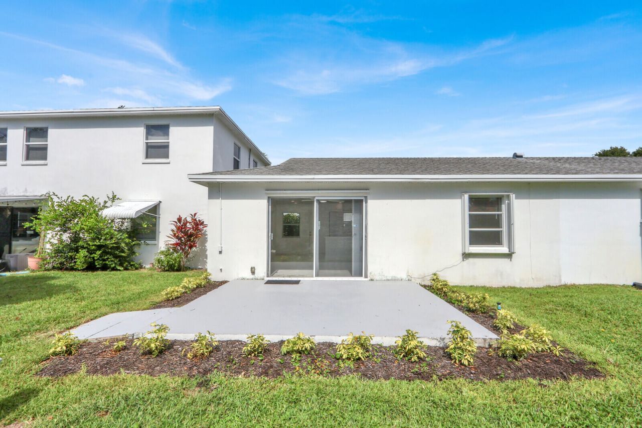 10084 Meridian Way N, Unit 4, Palm Beach Gardens, FL 33410 Photo