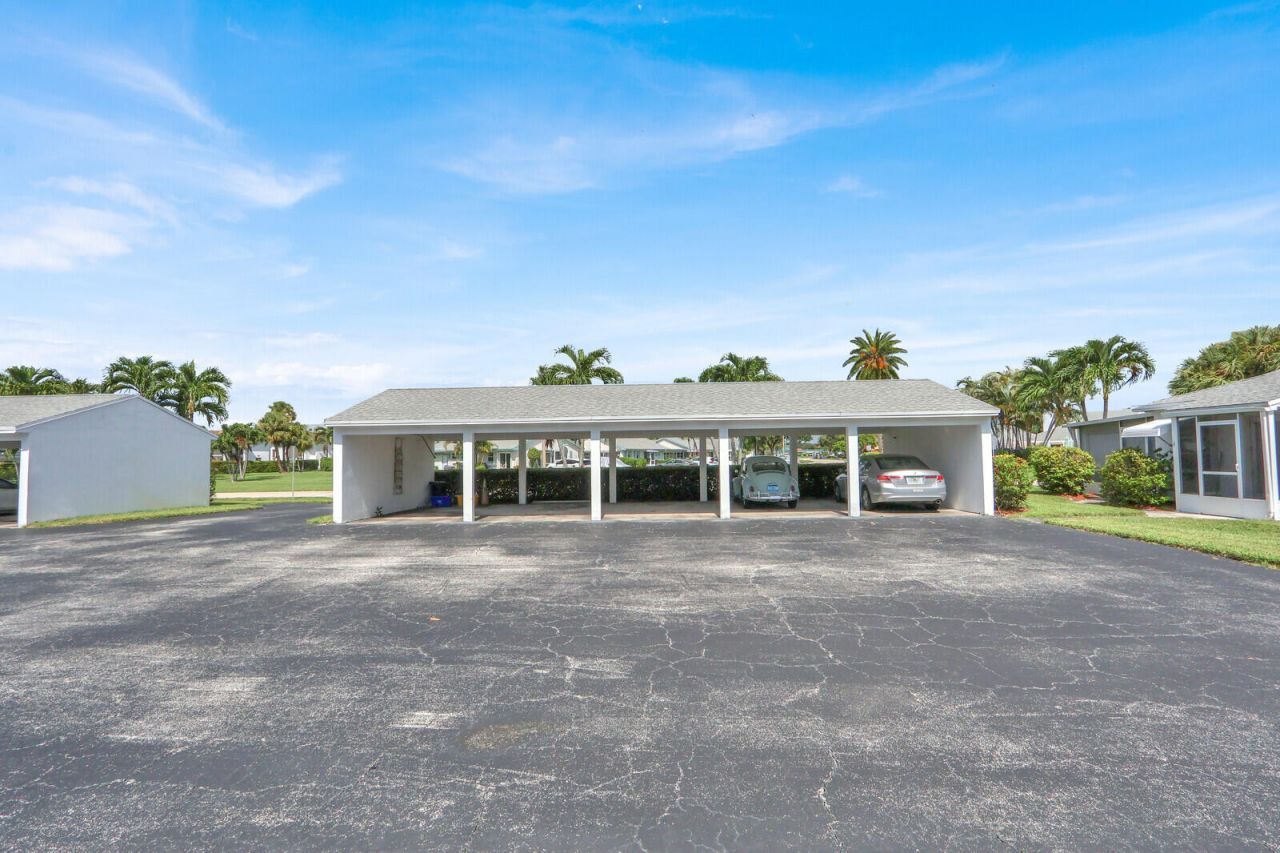 10084 Meridian Way N, Unit 4, Palm Beach Gardens, FL 33410 Photo