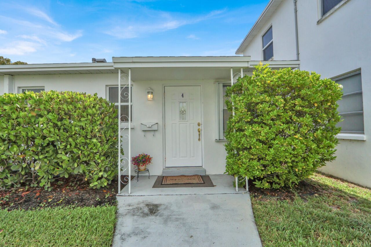 10084 Meridian Way N, Unit 4, Palm Beach Gardens, FL 33410 Photo
