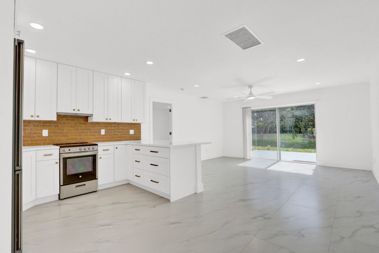 10084 Meridian Way N, Unit 4, Palm Beach Gardens, FL 33410 Photo