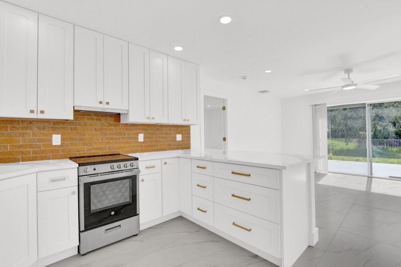 10084 Meridian Way N, Unit 4, Palm Beach Gardens, FL 33410 Photo