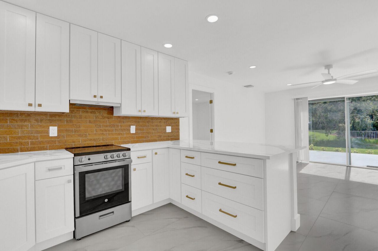 10084 Meridian Way N, Unit 4, Palm Beach Gardens, FL 33410 Photo