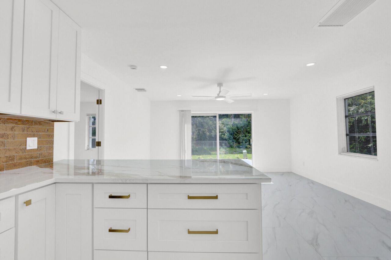 10084 Meridian Way N, Unit 4, Palm Beach Gardens, FL 33410 Photo