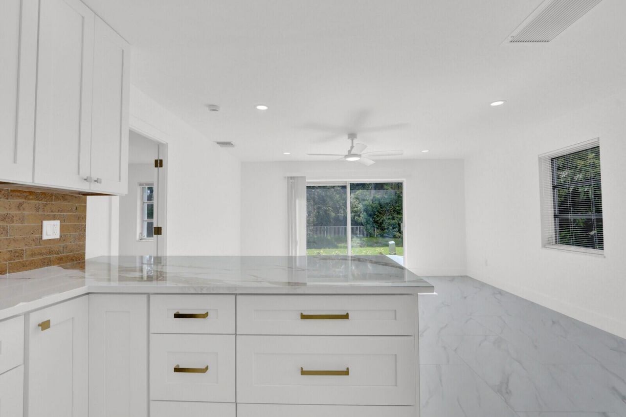 10084 Meridian Way N, Unit 4, Palm Beach Gardens, FL 33410 Photo