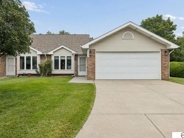 2512 Hollyhock Circle, Unit 4, Lincoln, NE 68521
