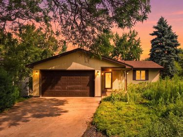 631 Transit Avenue W, Roseville, MN 55113