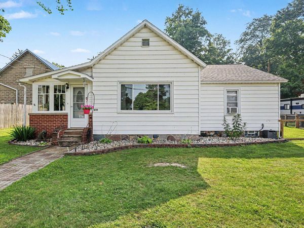 219 N 4th Street, Burr Oak, MI 49030