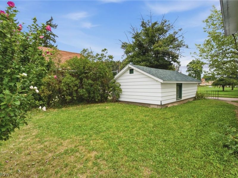 2155 2nd Street SE, Canton, OH 44707 Photo 4