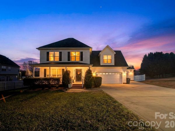 121 Guernsey Court , Dallas, NC 28034