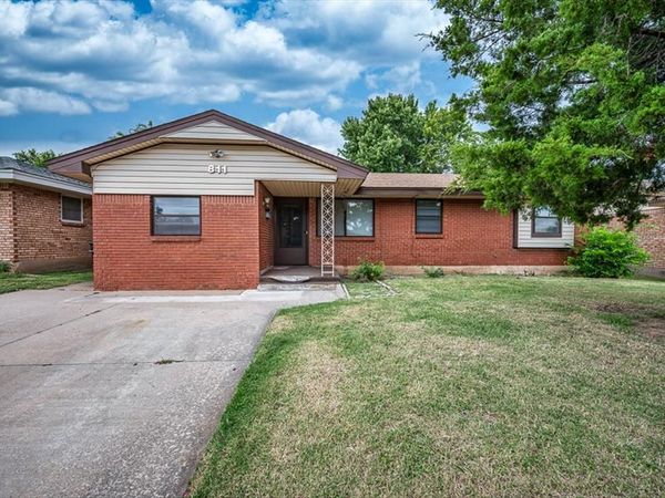 811 NW 1st Street, Moore, OK 73160