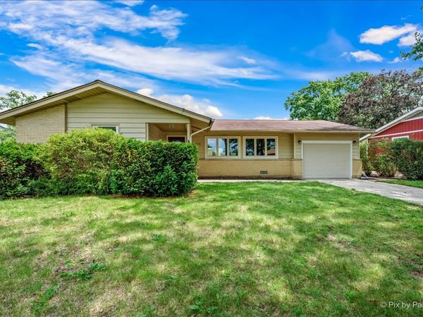 1059 Hickory Lane , Elk Grove Village, IL 60007