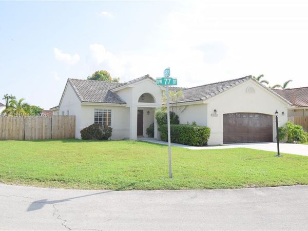 15860 SW 77th St , Miami, FL 33193