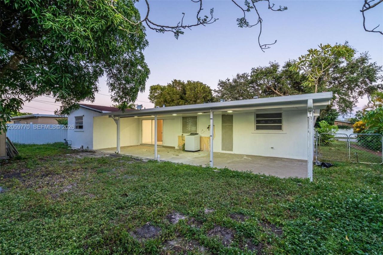 730 NW 77th Way , Pembroke Pines, FL 33024 Photo