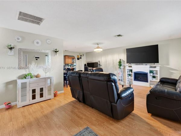 5511 BARNSTEAD CIR , Green Acres, FL 33463