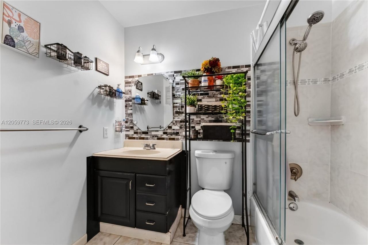 5511 Barnstead Cir , Greenacres, FL 33463 Photo