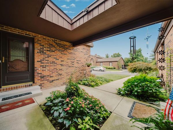4231 Chaucer Lane, Columbus, OH 43220