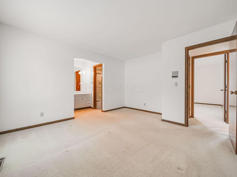 4231 Chaucer Lane, Columbus, OH 43220 Photo 27