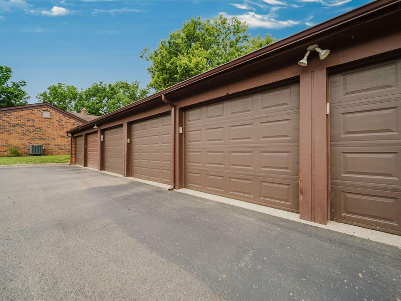 4231 Chaucer Lane, Columbus, OH 43220 Photo 45
