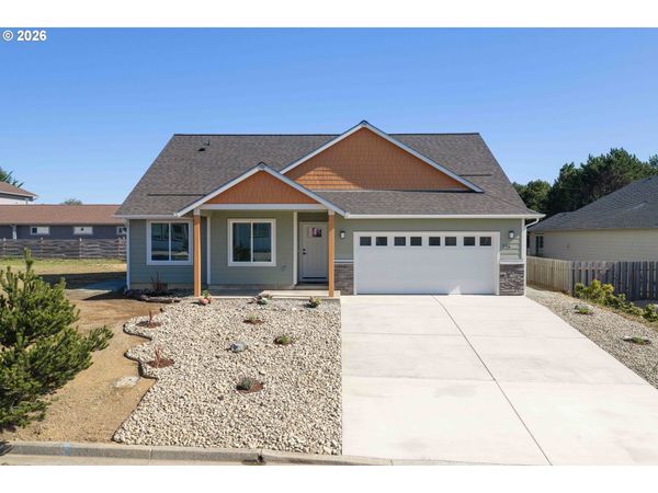 776 SPYGLASS DR, Bandon, OR 97411