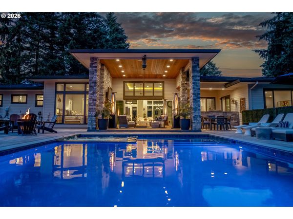 27207 SW PETES MOUNTAIN RD, West Linn, OR 97068