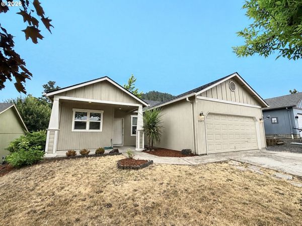 1847 S 61ST ST, Springfield, OR 97478
