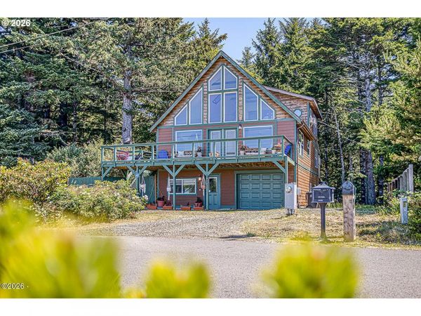 1825 NW CEDAR CREST PL, Waldport, OR 97394