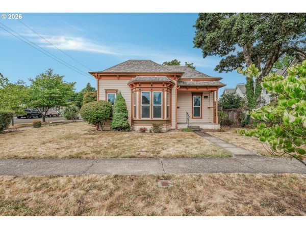482 S 4TH ST, Independence, OR 97351