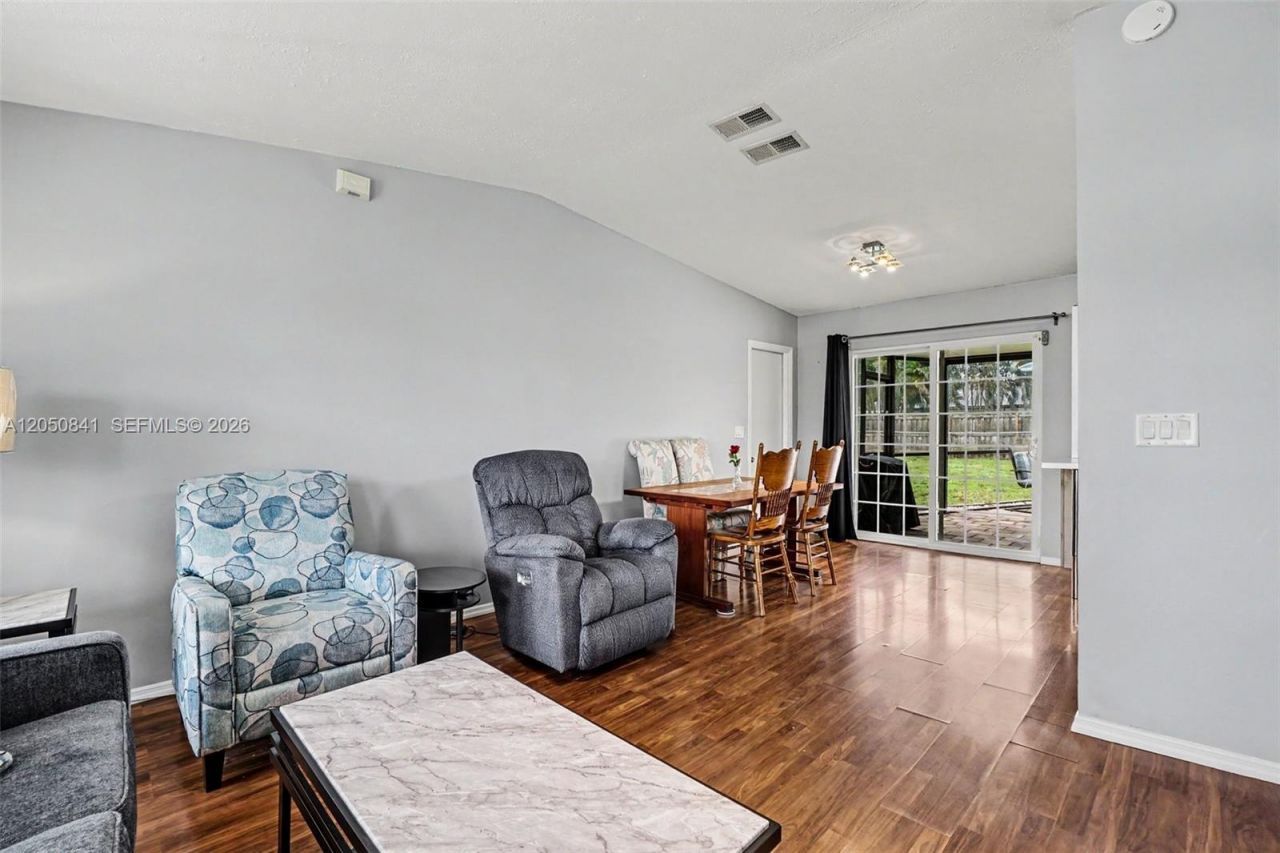 316 SW 19th Ter, Cape Coral, FL 33991 Photo