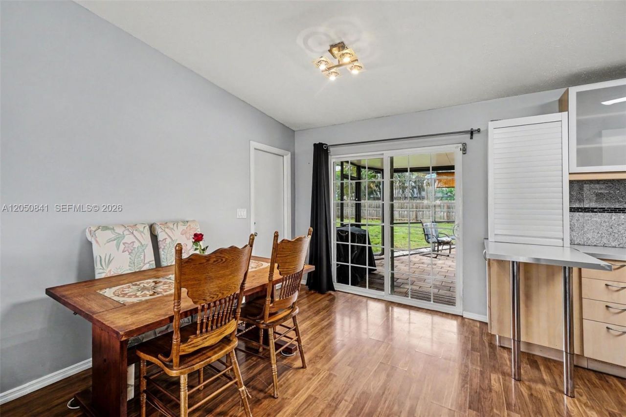 316 SW 19th Ter, Cape Coral, FL 33991 Photo