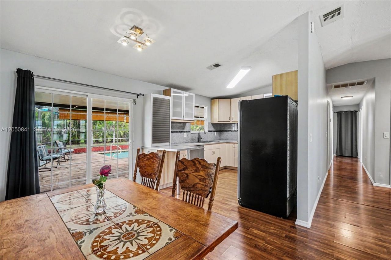 316 SW 19th Ter, Cape Coral, FL 33991 Photo