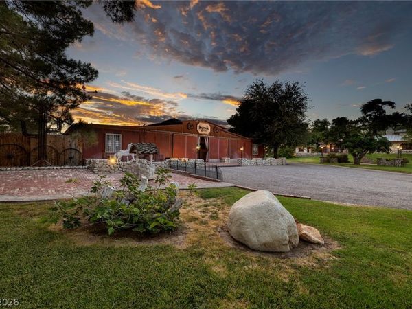 8213 Rancho Destino Road , Las Vegas, NV 89123