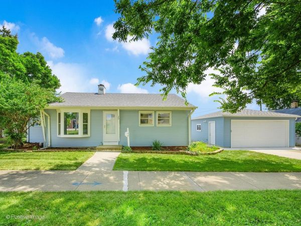 23 W Naperville Road , Westmont, IL 60559