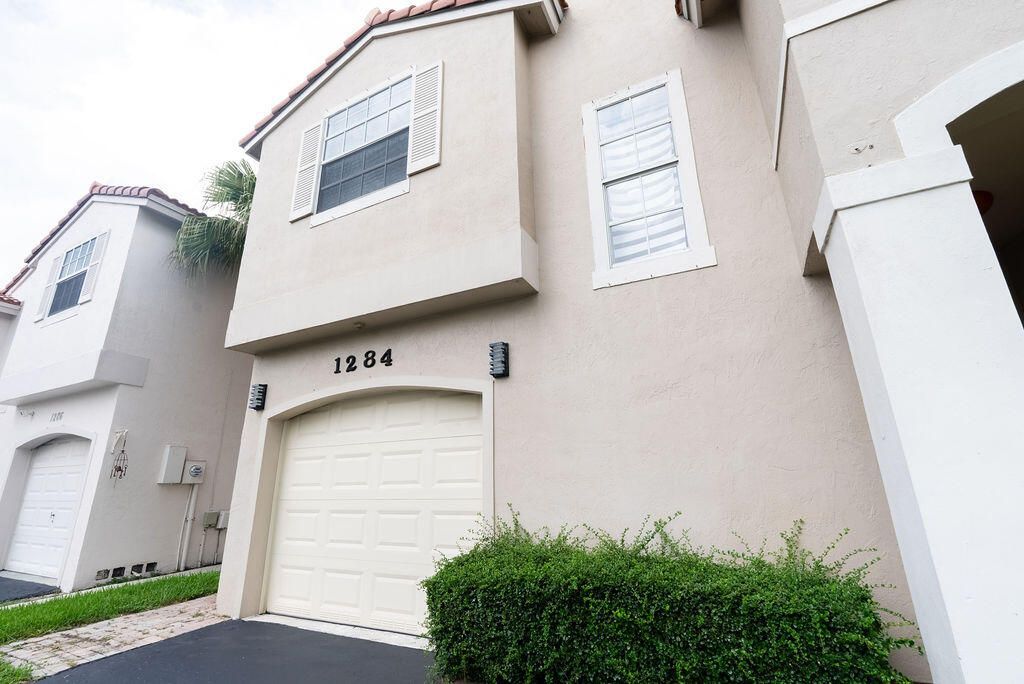 1284 NW 125th Terrace, Sunrise, FL 33323 Photo
